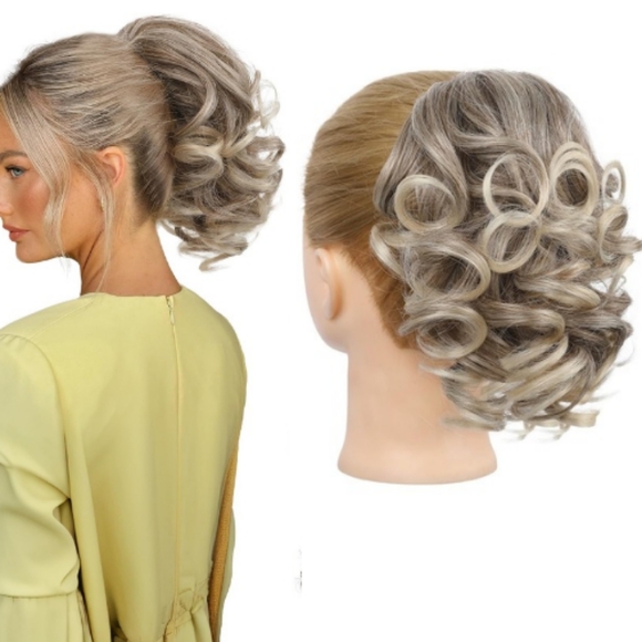 Short Ponytail Extension, Classic Loose Curly Wavy Claw Clip Pony tail - Picture 1 of 5